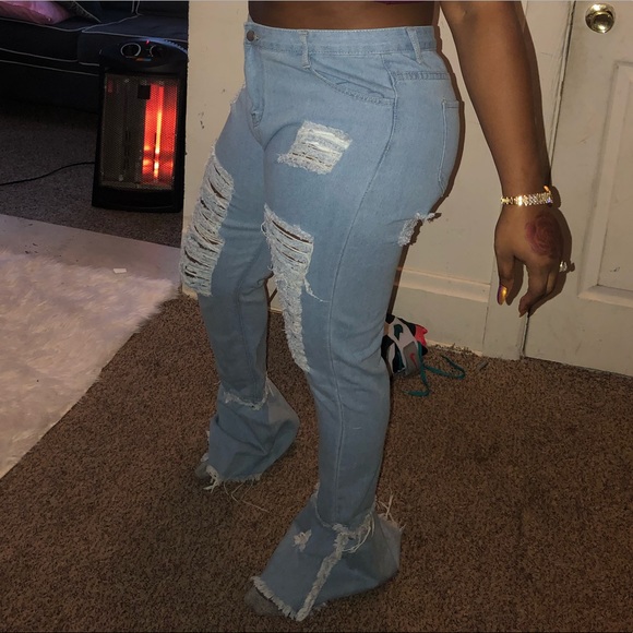 (Plus) Dramatic Flare Jeans💕 - Picture 3 of 3